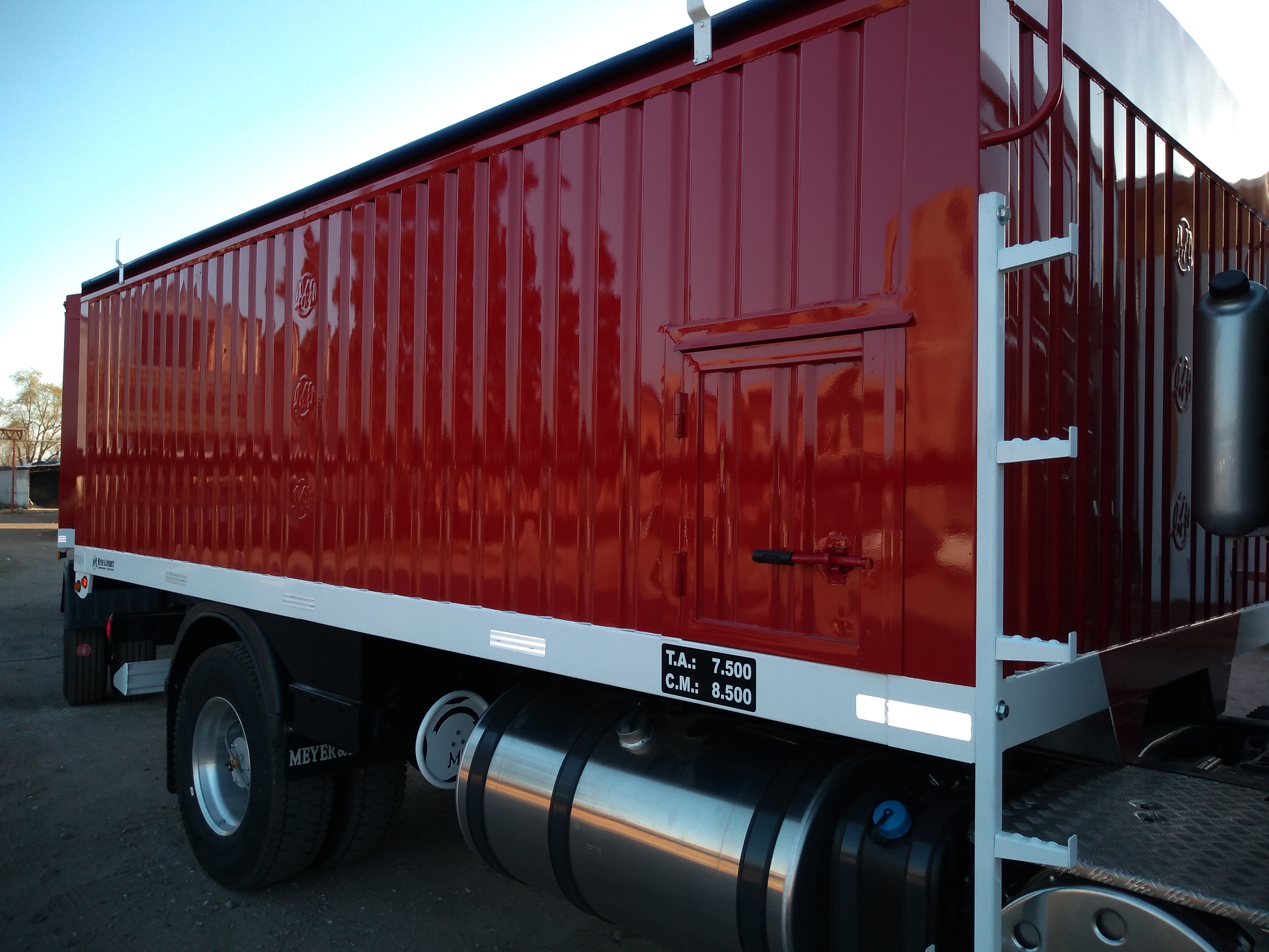 ACOPLADOS Y CARROCERÍAS TOLVAS 0 KM