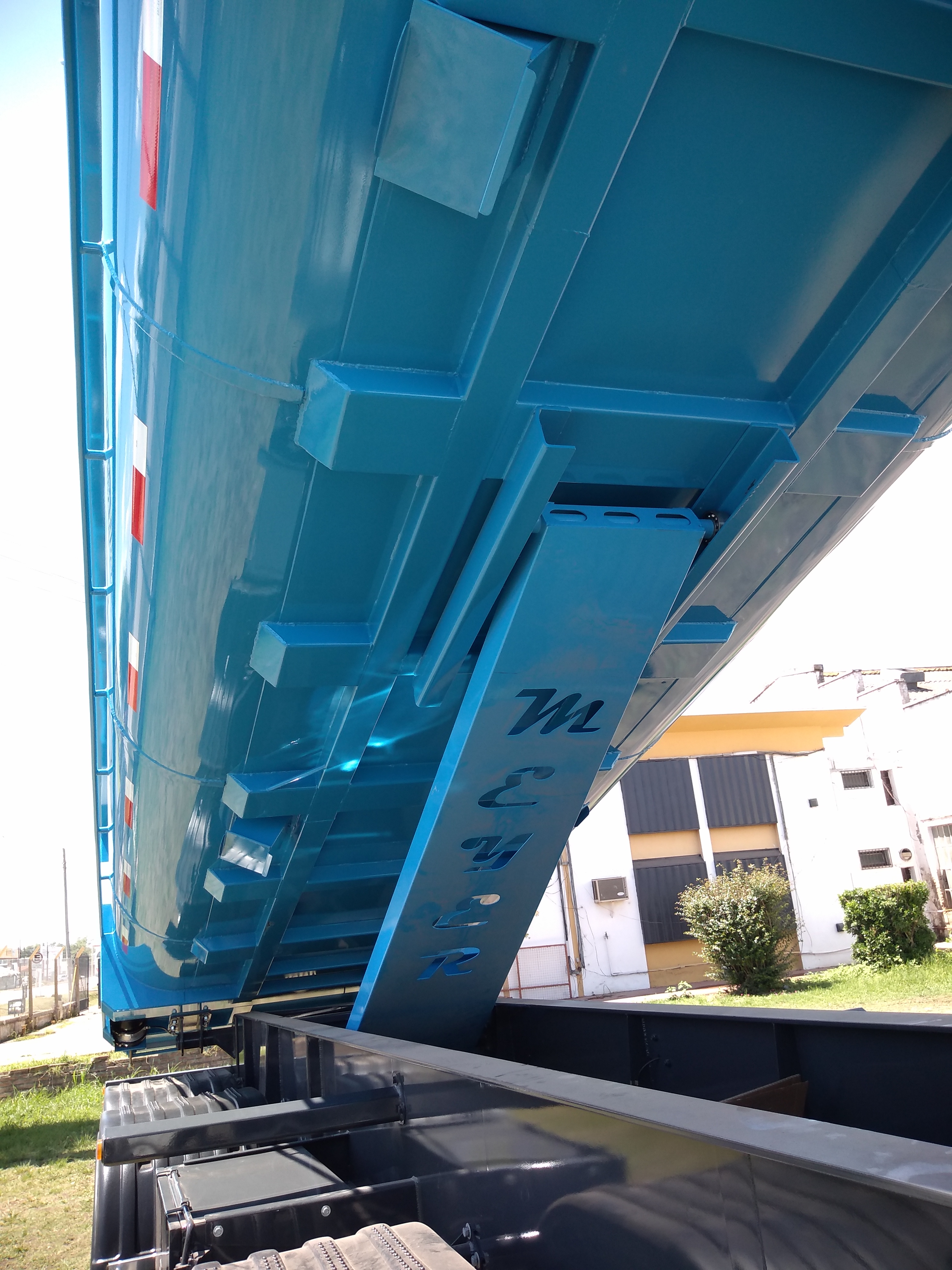 SEMI BATEA 29 MTS CÚBICOS – ADAPTABLE A 52 Tn.-