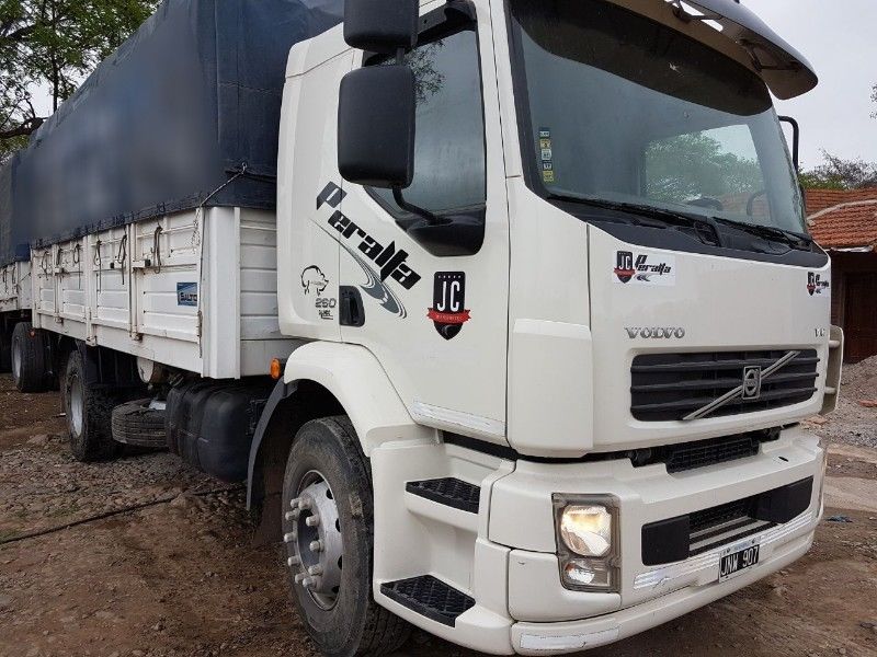 Volvo..260..2011..carrozado recibo permuta 1.600.000