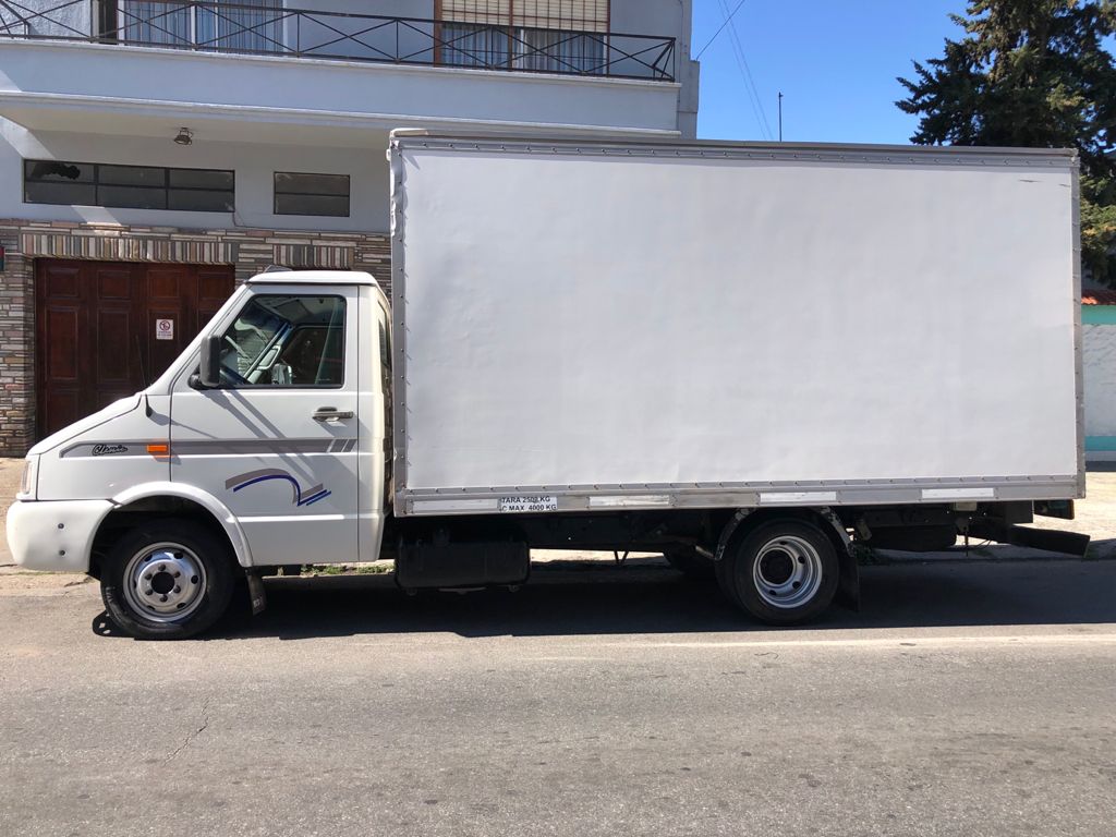 Camión Iveco daily 40.30 paso 3600