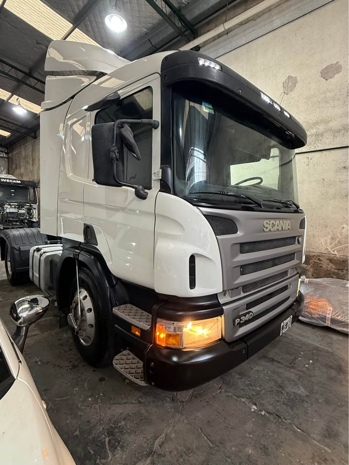 VENDO SCANIA P340 TRACTOR 4X2 CABINA DORMITORIO – PERMUTO MENOR VALOR