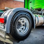llantas aluminioen camión
