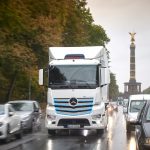 Daimler Trucks: E-Mobility Group startet weltweite Initiative für Elektro-Lkw-LadeinfrastrukturDaimler Trucks: E-Mobility Group starts global initiative for electric-truck charging infrastructure